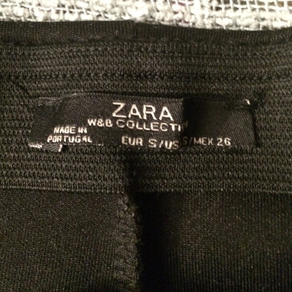 Black , pleated Zara skirt - Picture 3 of 3