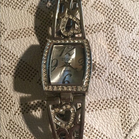 Studio! Watch - Picture 2 of 3