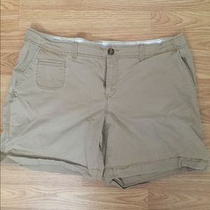 SOLD Old Navy khaki shorts