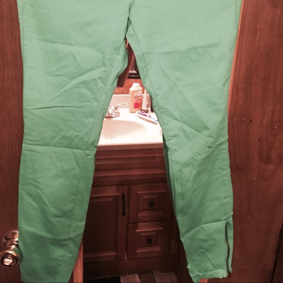 Jeans - Picture 2 of 3