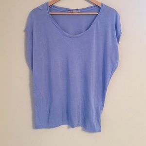 Short sleeve light blue tee