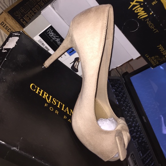 super cute tan heels.😍