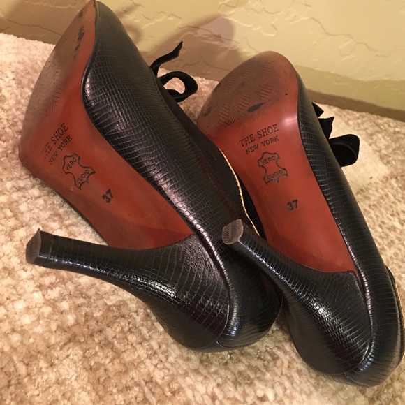 THE SHOE New York Chic Black Leather Boutique Heel - Picture 4 of 4