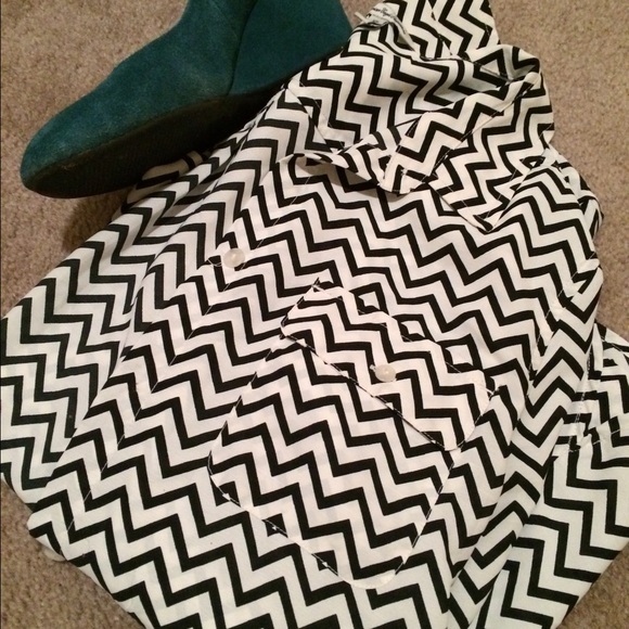 American Eagle Chevron Blouse - Picture 3 of 4