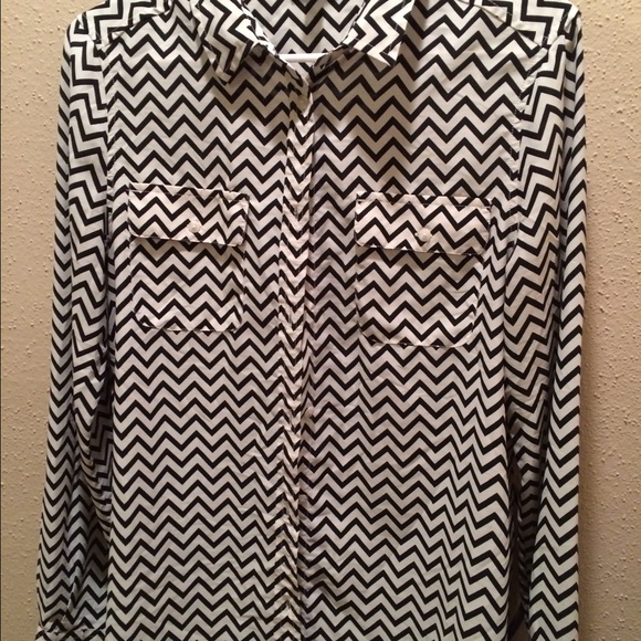 American Eagle Chevron Blouse - Picture 4 of 4