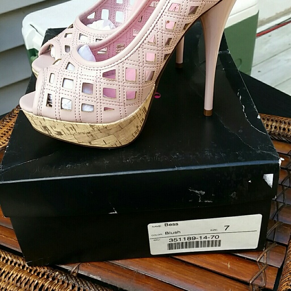 Privileged, Bess, Blush Color Stilletto Shoe Size7 - Picture 4 of 4
