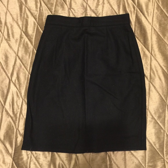 Black wool United Colors of Benetton pencil skirt!