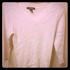 White 3/4 sleeve sweater