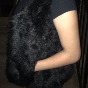 black faux fur vest w/ pockets