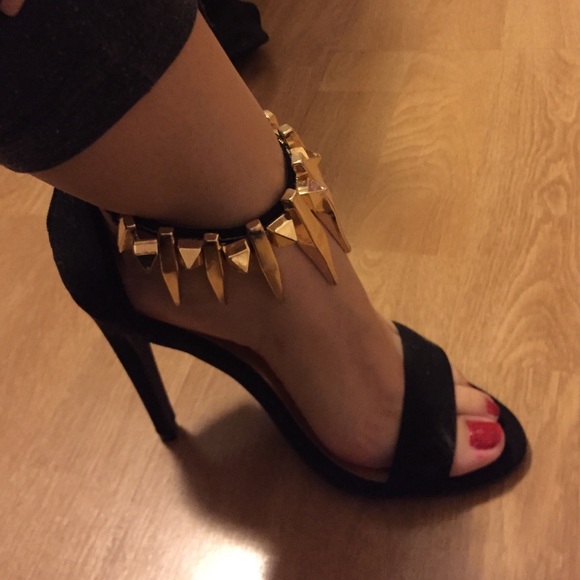 Gold chain kitten heels