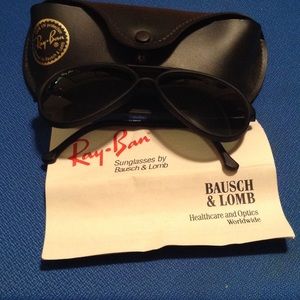 Authentic Ray Ban aviator sunglasses Authentic Ray Ban aviator sunglasses