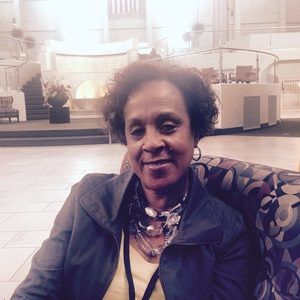 Meet your Posher, Della