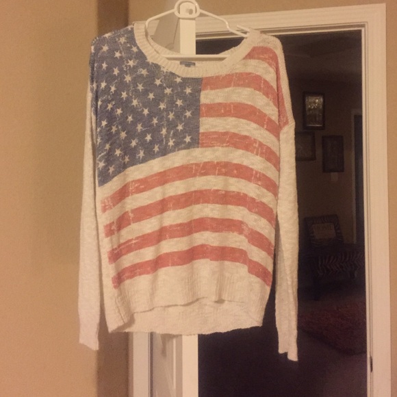 Cute American flag sweater ☺️❤️