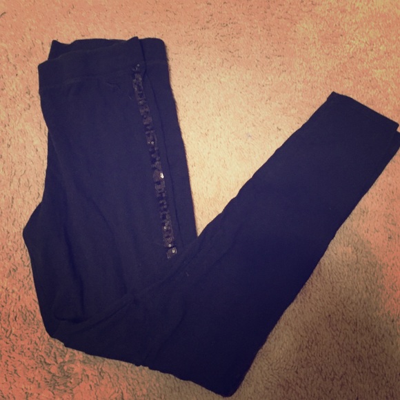 TRADED🍁 - Picture 1 of 3