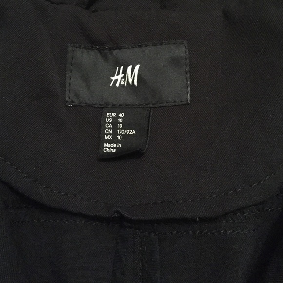 H&M black zip vest - Picture 2 of 4