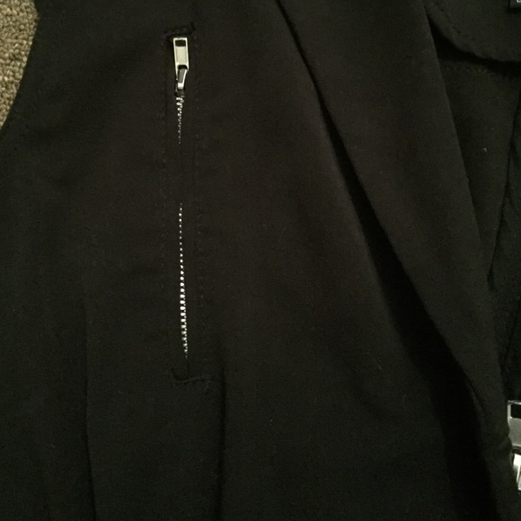 H&M black zip vest - Picture 4 of 4