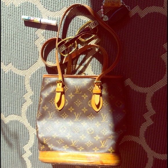 Auth. Louis Vuitton PM Bucket