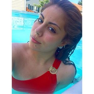 Meet your Posher, Dulce