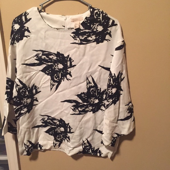 H&M Tops - H&M floral top