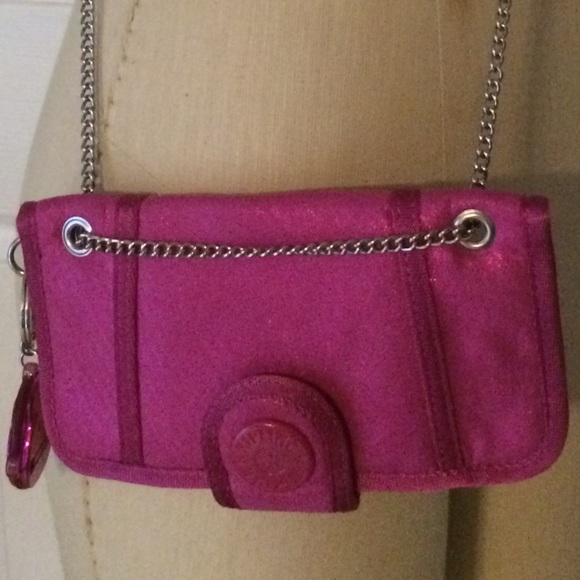 Great pink party bag with silver chain strap.