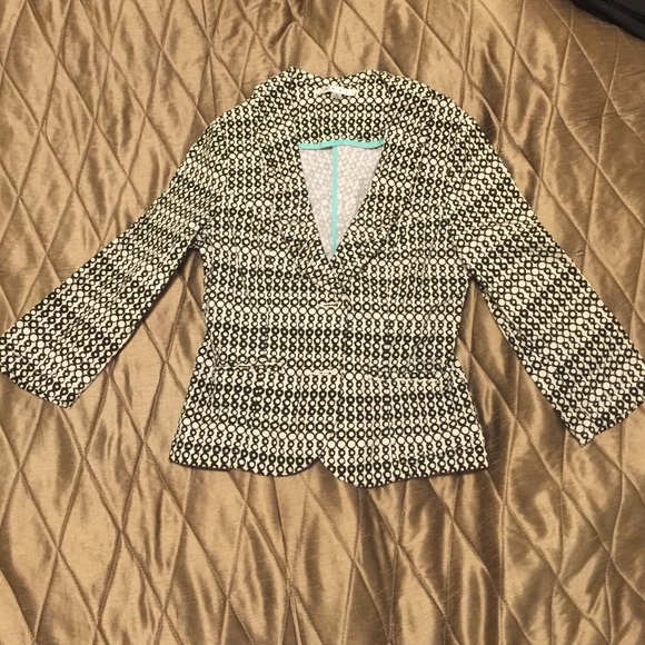 Fantastic Cabi classic black and white jacket!