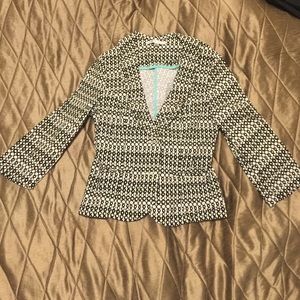 Fantastic Cabi classic black and white jacket!