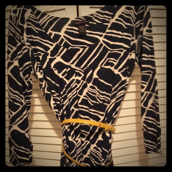 NY & Co. Navy and white patterned shift dress