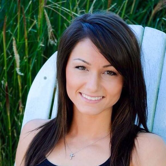 Meet your Posher, Carly - Picture 1 of 1