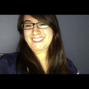 Meet your Posher, Abigail