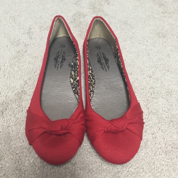 ✨NWOT✨ Adorable Red Rounded Flats - Picture 2 of 3
