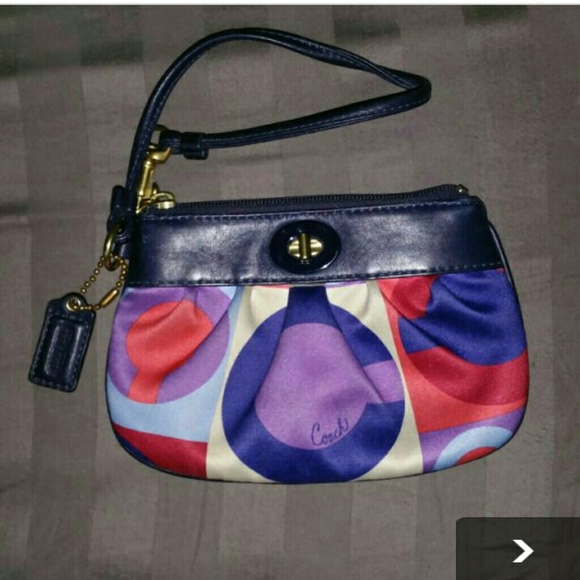 ***sold***Coach wristlet