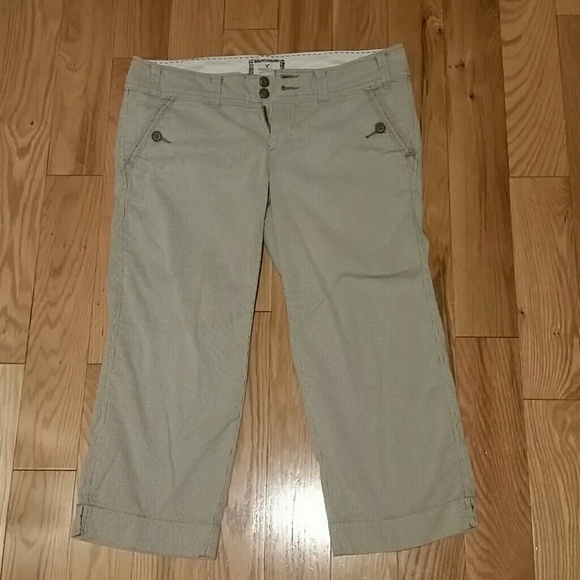 American Eagle capris