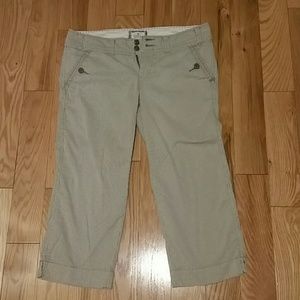 American Eagle capris
