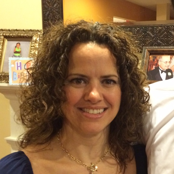 Meet your Posher, Laura - Picture 1 of 1