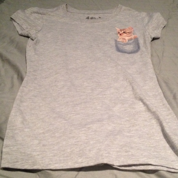 Kitty in pocket shirt
