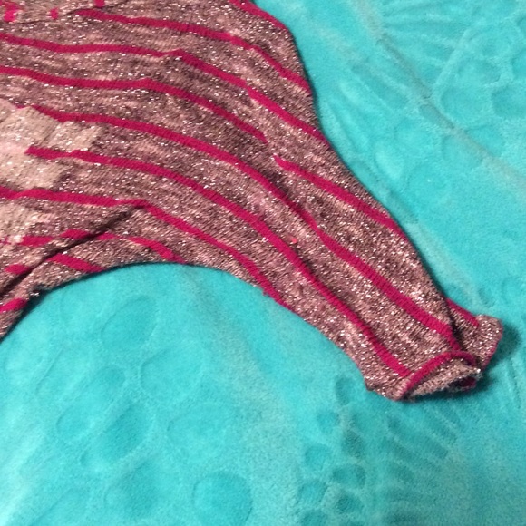 LOVE tee - Picture 3 of 4