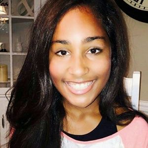 Meet your Posher, Nikki