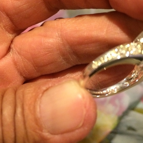 Brilliant "LIND" cut AAA CZ ENGAGEMENT RING - Picture 4 of 4