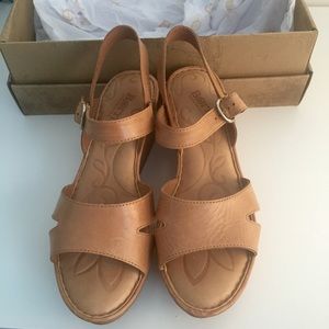 Born "Du Jour" platform sandals