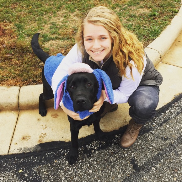 Meet your Posher, Abigail - Picture 2 of 2