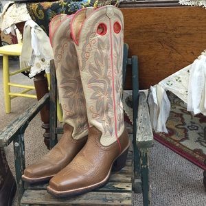Twisted brand cowgirl boots