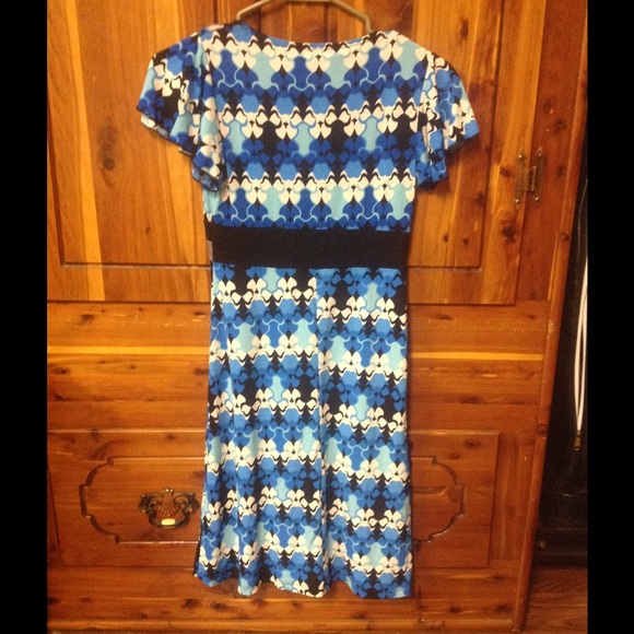 Dress - Picture 2 of 3