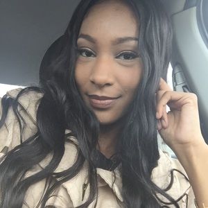 Meet your Posher, Kayla