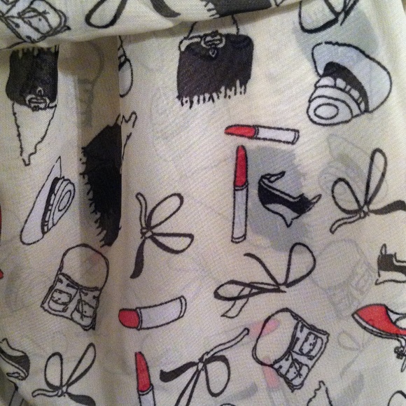 Cute scarf - Picture 5 of 5
