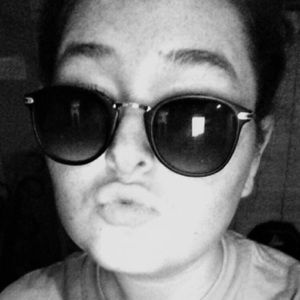 Meet your Posher, Maura