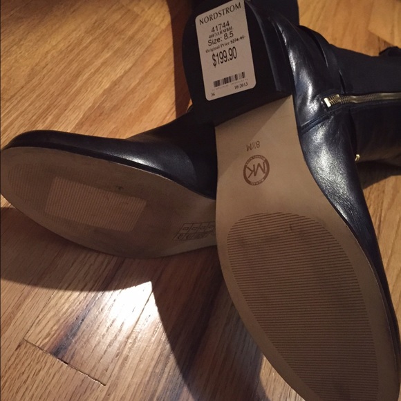 🎉HP10-16-15🎉🎀MK BLACK BOOTS🎀 - Picture 3 of 4