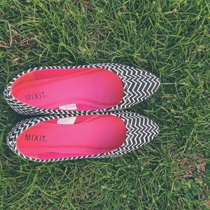 Chevron pattern stylish flats