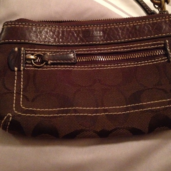 Coach Bags - 🙌🏻Authentic Coach wristlet!💕 Coach Bags - 🙌🏻Authentic Coach wristlet!💕