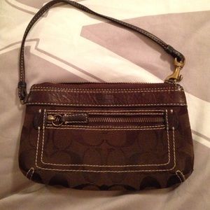Coach Bags - 🙌🏻Authentic Coach wristlet!💕 Coach Bags - 🙌🏻Authentic Coach wristlet!💕