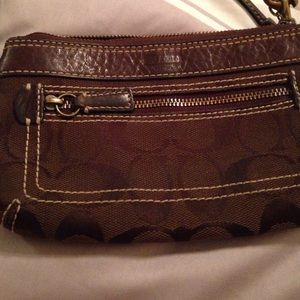 Coach Bags - 🙌🏻Authentic Coach wristlet!💕 Coach Bags - 🙌🏻Authentic Coach wristlet!💕